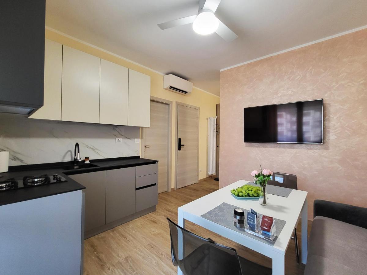Casa Lariana Lägenhet Lecco Exteriör bild