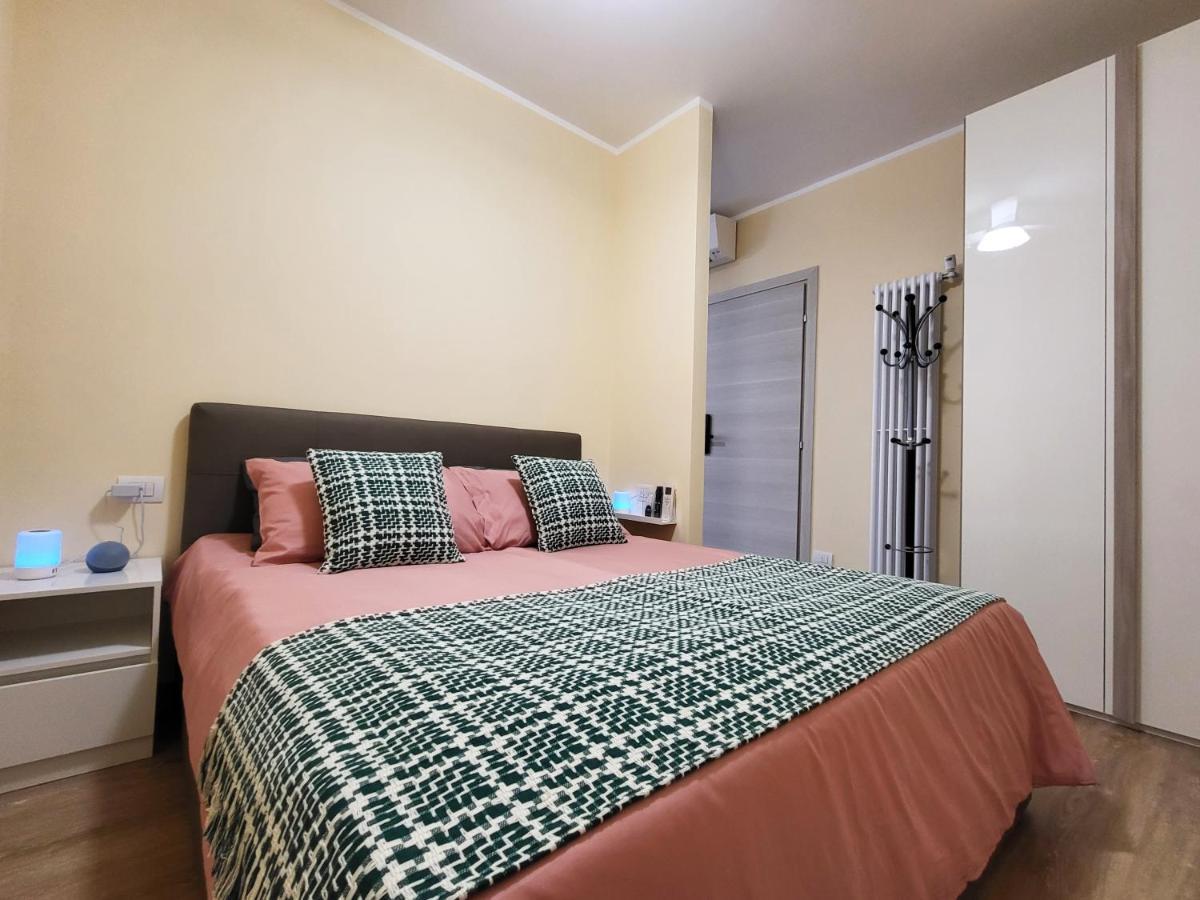 Casa Lariana Lägenhet Lecco Exteriör bild