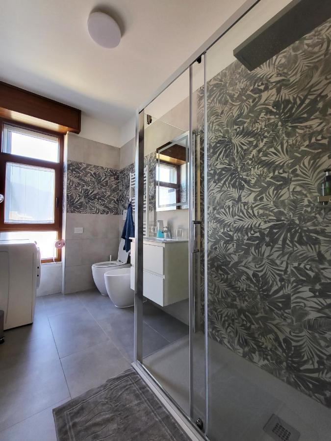 Casa Lariana Lägenhet Lecco Exteriör bild