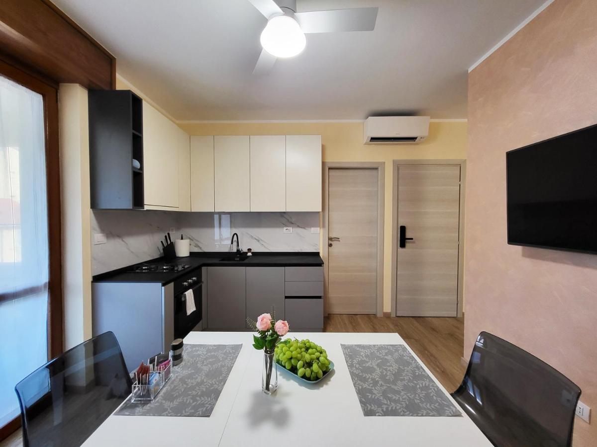 Casa Lariana Lägenhet Lecco Exteriör bild