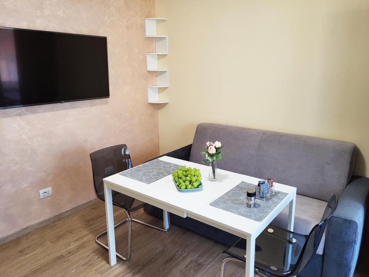 Casa Lariana Lägenhet Lecco Exteriör bild