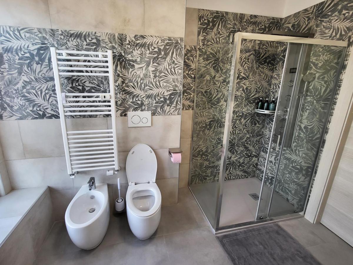 Casa Lariana Lägenhet Lecco Exteriör bild