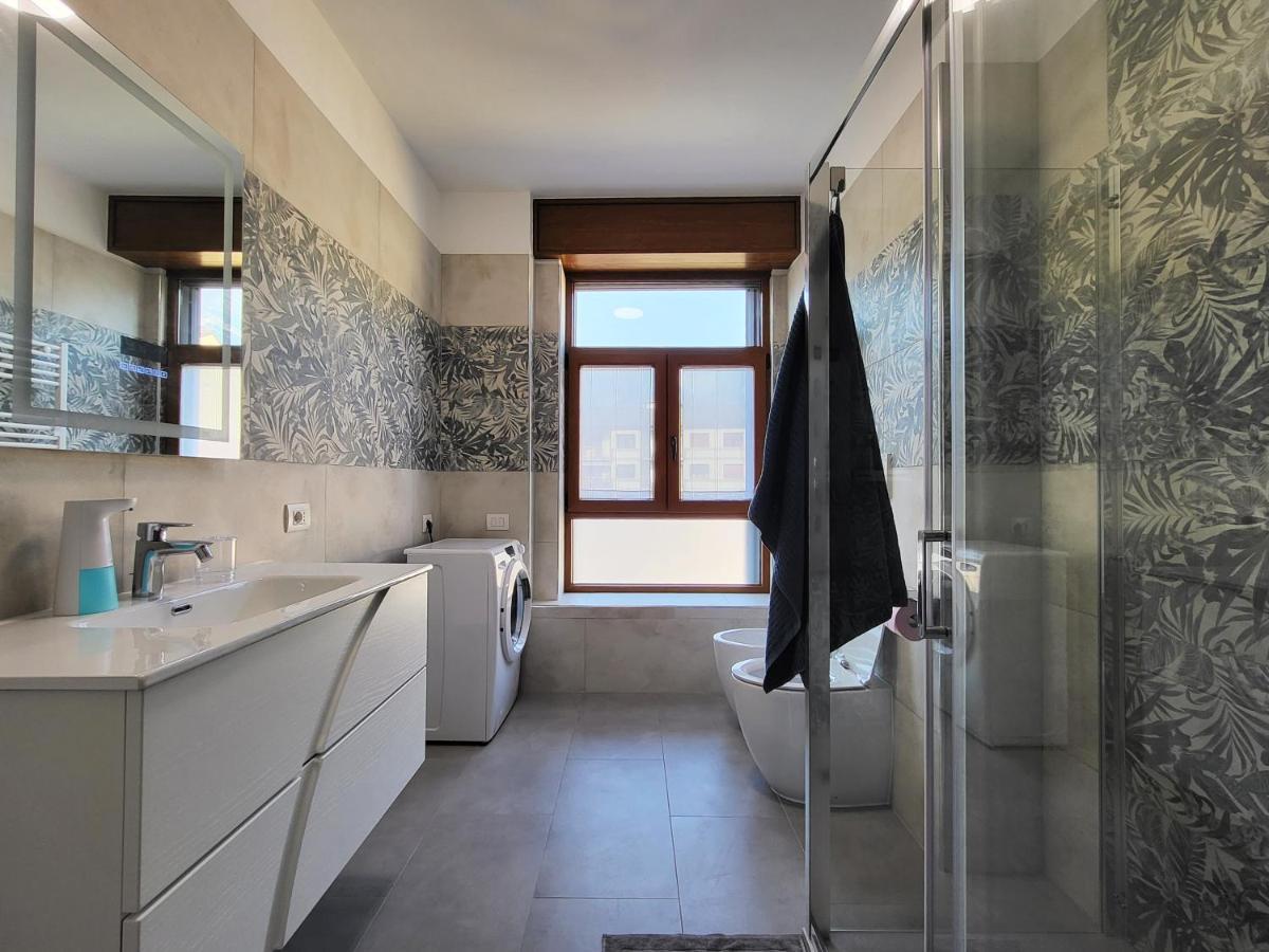 Casa Lariana Lägenhet Lecco Exteriör bild
